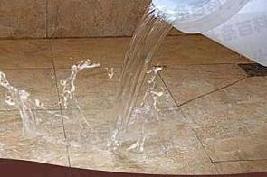 弓长岭漏水维修 免砸砖防水材料该如何施工